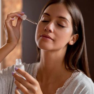 How to Apply Vitamin C Serum